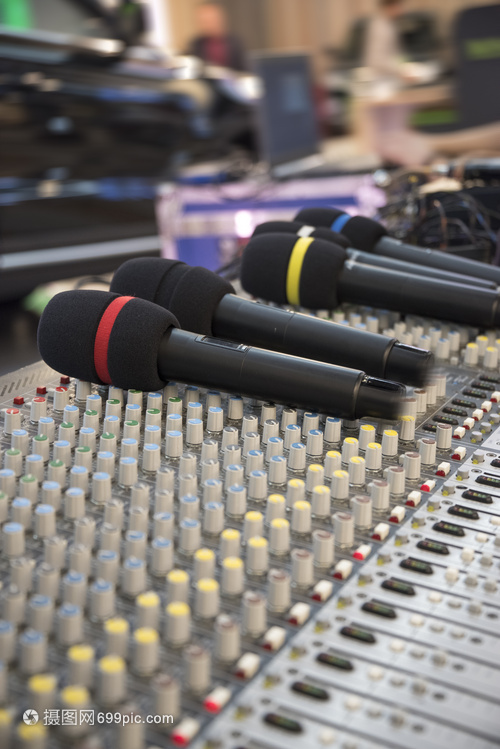 音樂(lè)會(huì)上的音響設(shè)備電視拍攝